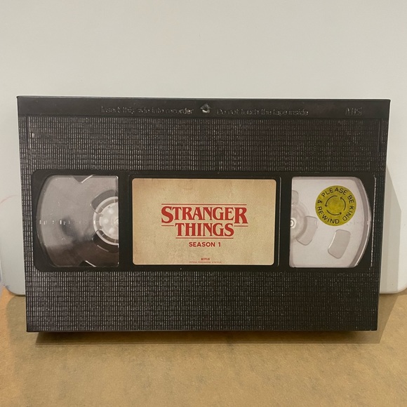 Stranger Things season 1 dvd & Blu-ray - Picture 3 of 6